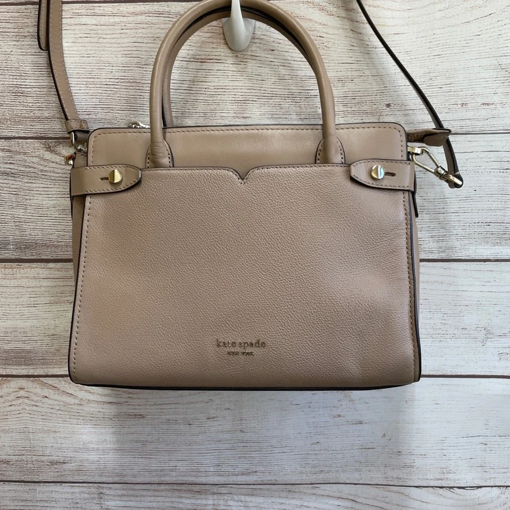 KATE SPADE NEW YORK CLASSIC‎ MEDIUM SATCHEL/CROSSBODY IN TAUPE PEBBLED LEATHER